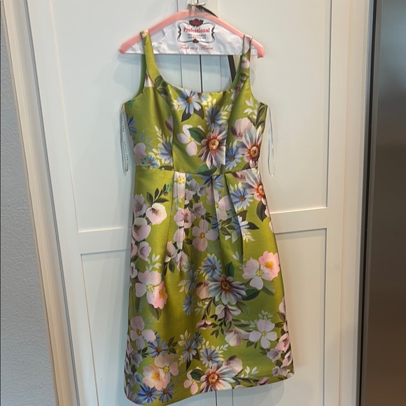 Kay Unger Vibrant Green Skirt - Picture 1 of 4